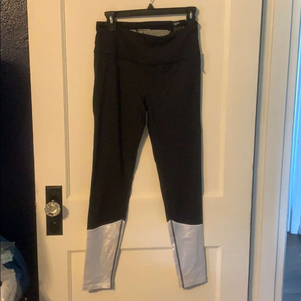 VS Knockout leggings